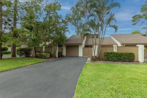 Hidden Pines Of Wellington, 253 Wood Dale Dr, Wellington, Florida 33414, image 1