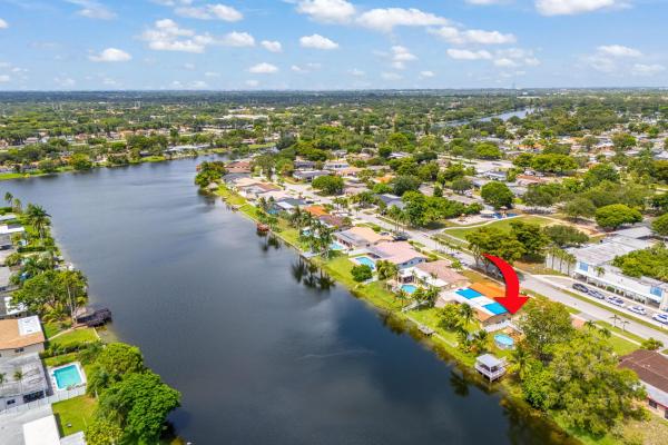 Pembroke Lakes, 1740 NW 113th Ave, Pembroke Pines, Florida 33026, image 1