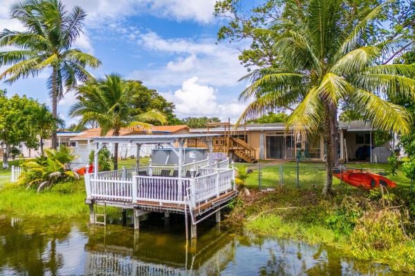 Pembroke Lakes, 1740 NW 113th Ave, Pembroke Pines, Florida 33026, image 1
