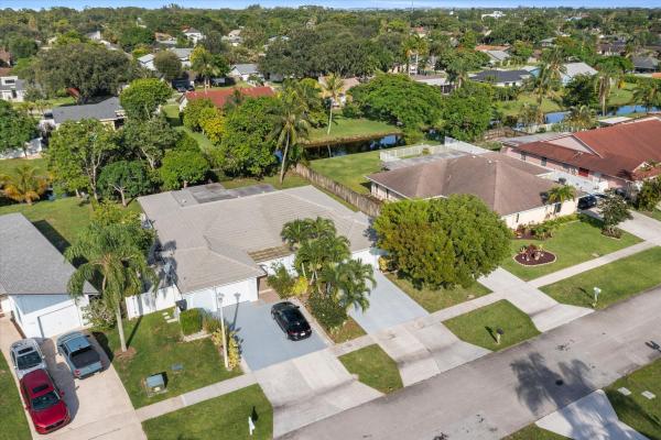 South Shore Of Wellington, 822 Lantern Tree Ln, Wellington, Florida 33414, image 1