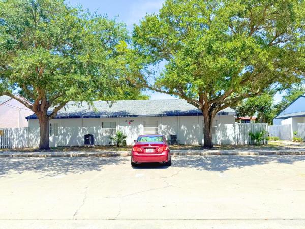 Southern Courtyard, 2007 Oleander Blvd #C, Fort Pierce, Florida 34950, image 1