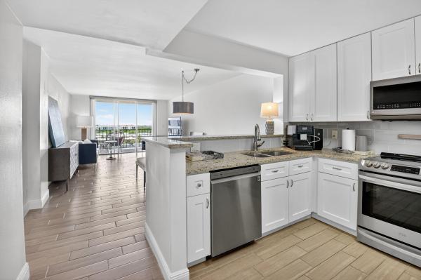 Horizon West, 3581 S Ocean 8b Blvd #8b, South Palm Beach, Florida 33480, image 1