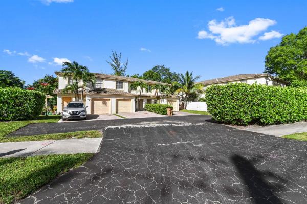 Crystal Pointe Townhomes, 4456 Crystal Lake Dr #4456, Deerfield Beach, Florida 33064, image 1