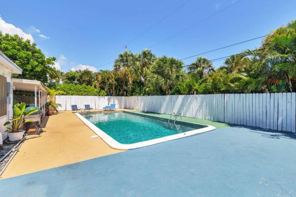 Lake Forest Park, 235 Forest Hill Blvd, West Palm Beach, Florida 33405, image 1
