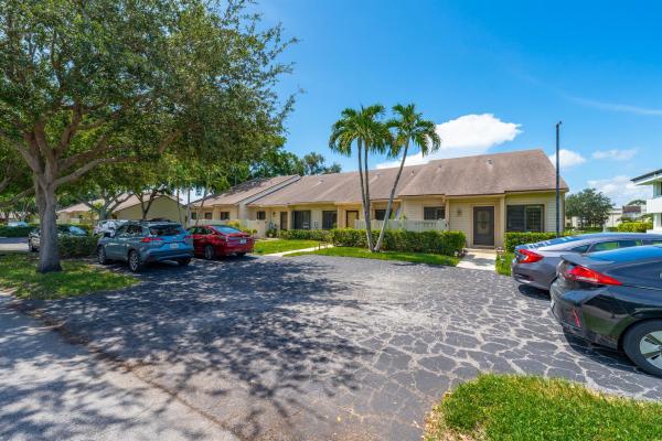 Vista Lago, 2808 Casa Way, Delray Beach, Florida 33445, image 1