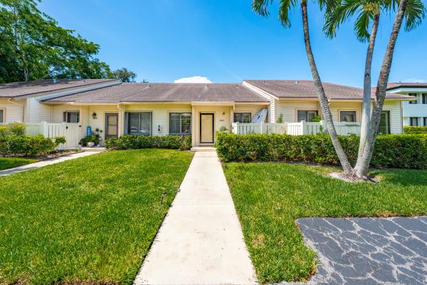 Vista Lago, 2808 Casa Way, Delray Beach, Florida 33445, image 2