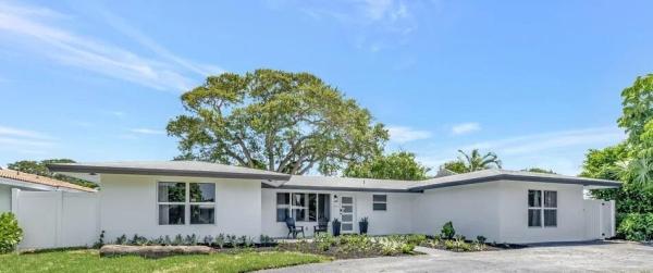Lighthouse Point Estates, 1950 NE 30th St, Lighthouse Point, Florida 33064, image 1