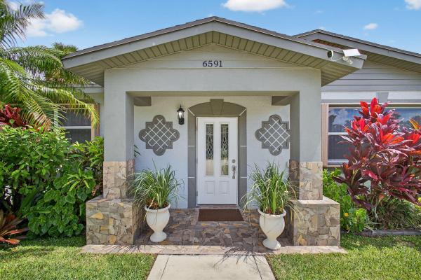 Monmouth Estates, 6591 Patricia Dr, West Palm Beach, Florida 33413, image 1