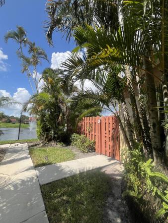 Westchester Townhouses, 4371 Woodstock Dr #D, West Palm Beach, Florida 33409, image 2