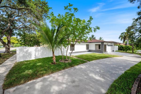 Sunflower, 8201 NW 67th Ave, Tamarac, Florida 33321, image 1