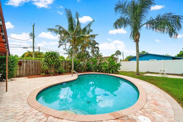 Hypoluxo Village, 6679 Rigger Rd, Lantana, Florida 33462, image 1