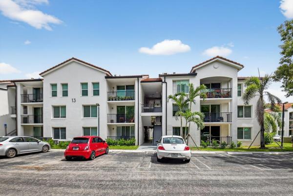 Mirabella Villas, 1315 Villa Ln, Boynton Beach, Florida 33435, image 2