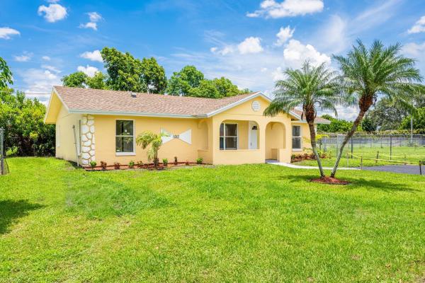 Park Estates, 1017 SW Avenue I, Belle Glade, Florida 33430, image 1