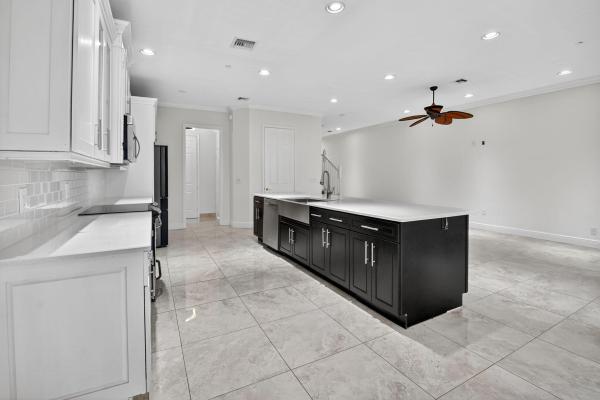 Carriage Pointe Townhomes, 125 Lancaster Rd, Boynton Beach, Florida 33426, image 1