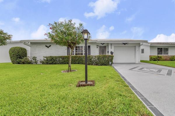 Palm Beach Leisureville, 2006 SW Golf Ln, Boynton Beach, Florida 33426, image 1