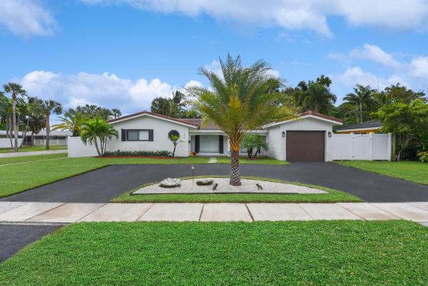 Royal Oaks Hills, 700 SW 4th St, Boca Raton, Florida 33486, image 1