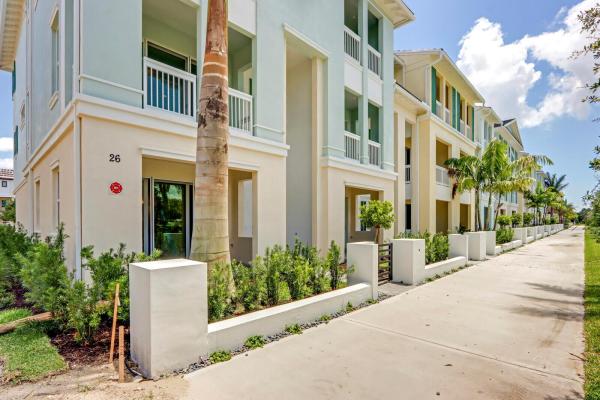 Alton, 12556 Gross Pointe Dr, Palm Beach Gardens, Florida 33418, image 1