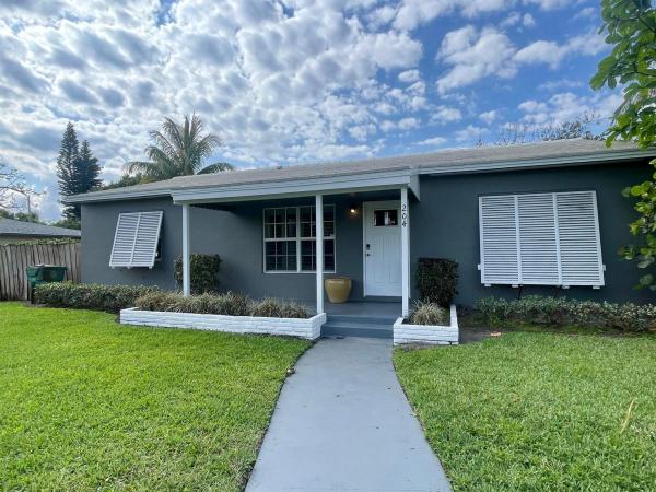Bowers Park, 204 SE 2nd Ave, Boynton Beach, Florida 33435, image 1