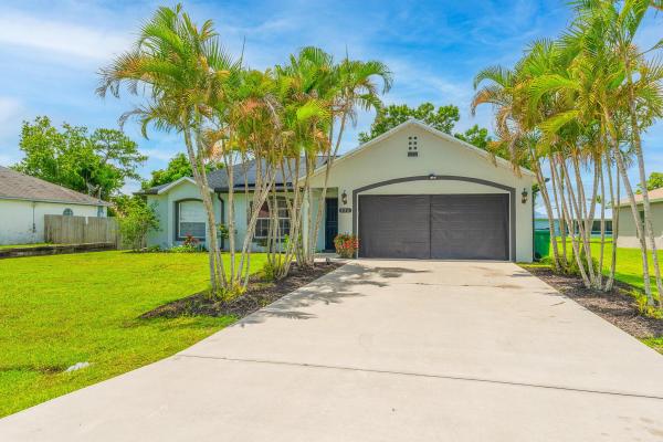 556 SW Buswell Ave, Port St. Lucie, Florida 34983, image 1