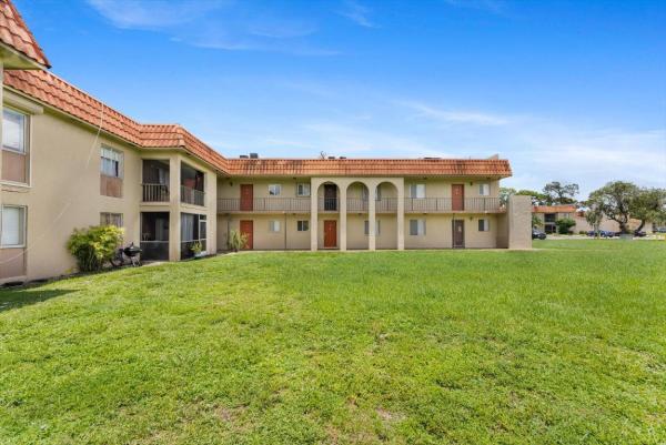 Forest Hill Gardens East, 6100 Forest Hill Blvd #209, West Palm Beach, Florida 33415, image 2
