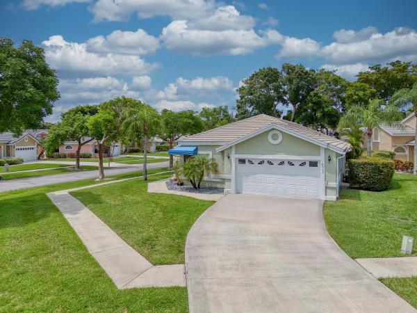 Beaconwood Village At Lacuna, 8095 Burlington Ct, Lake Worth Beach, Florida 33467, image 1