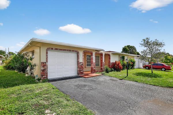 Crystal Lake Golf Villas, 1141 NW 48th Pl, Deerfield Beach, Florida 33064, image 1