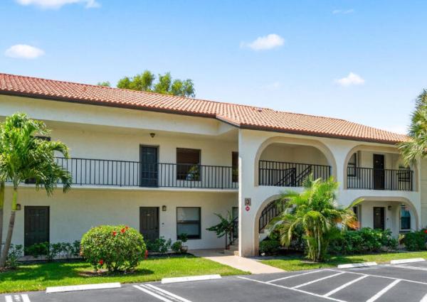 South Lake At Dos Lagos, 3 Via De Casas Sur #204, Boynton Beach, Florida 33426, image 1