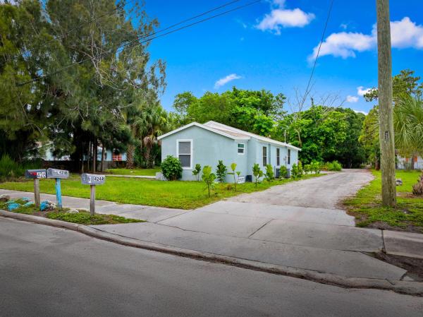 Alamanda Vista, 428 N 22nd St, Fort Pierce, Florida 34950, image 1