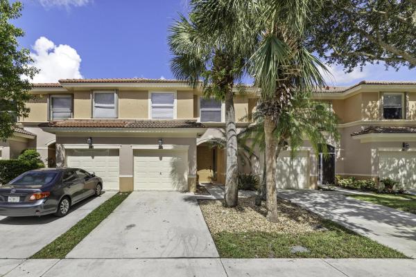 Seminole Lakes, 216 River Bluff Ln, Royal Palm Beach, Florida 33411, image 1
