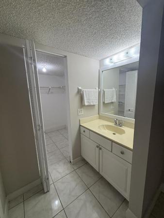 Lago West, 400 Commodore Dr #101, Plantation, Florida 33325, image 2