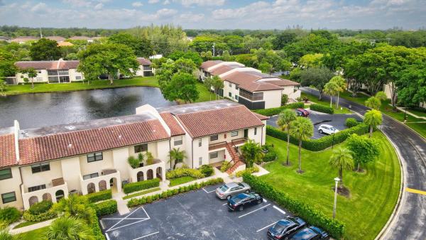 Glades Of Boca Lago, 21863 Arriba Real #8j, Boca Raton, Florida 33433, image 1