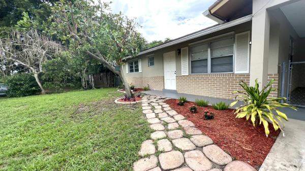 Floral Park, 6831 Eastview Dr, Lake Worth Beach, Florida 33462, image 1
