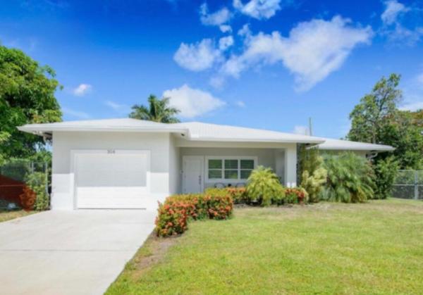 Palm Springs Village, 304 E Lake Rd, Palm Springs, Florida 33461, image 1