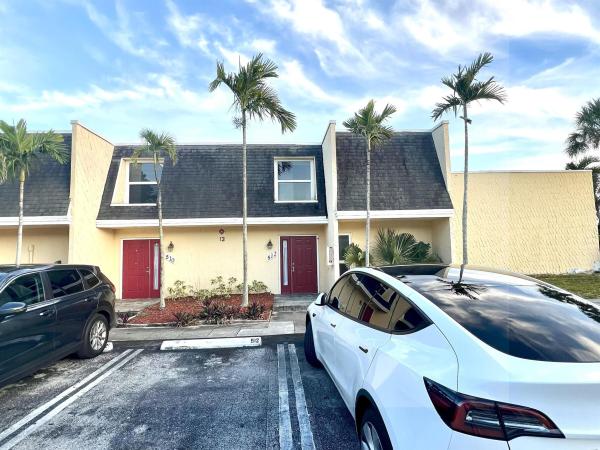 Pelican Point At Boynton Beach, 512 SW 1st St, Boynton Beach, Florida 33435, image 1