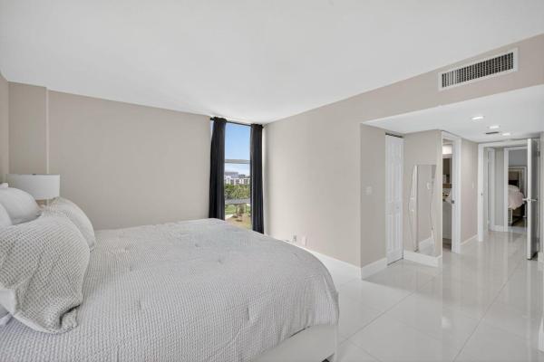 Coronado Towers, 20335 W Country Club Dr #909, Aventura, Florida 33180, image 1