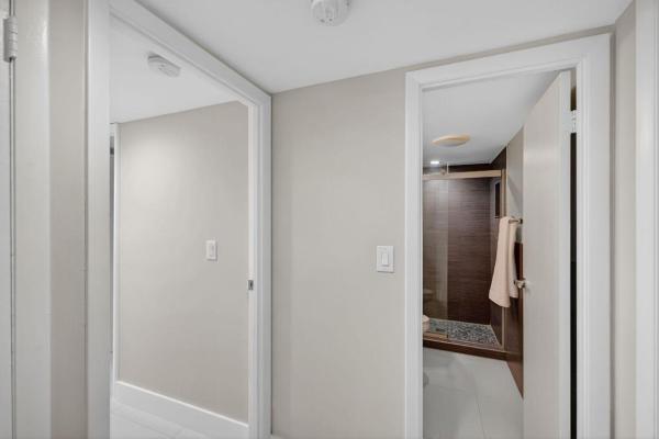 Coronado Tower 1, 20335 W Country Club Dr #909, Aventura, Florida 33180, image 2