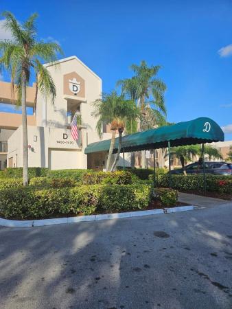 7462 Fairfax Dr #305, Tamarac, Florida 33321, image 1