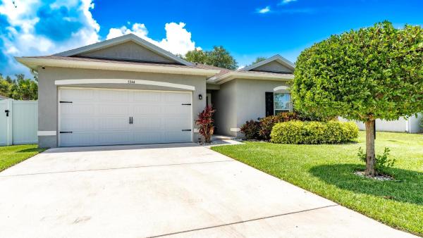 Oakland Lake Estates, 5344 Oakland Lake Cir, Fort Pierce, Florida 34951, image 1