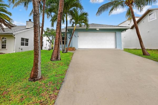 Mangrove Walk, 731 NE 8th Ave, Boynton Beach, Florida 33435, image 1