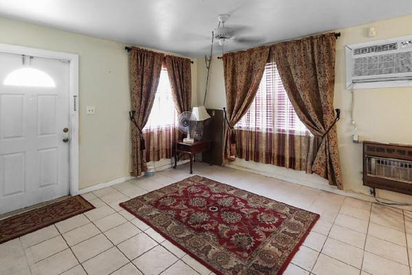Raders, 531 SW 4th St, Belle Glade, Florida 33430, image 1