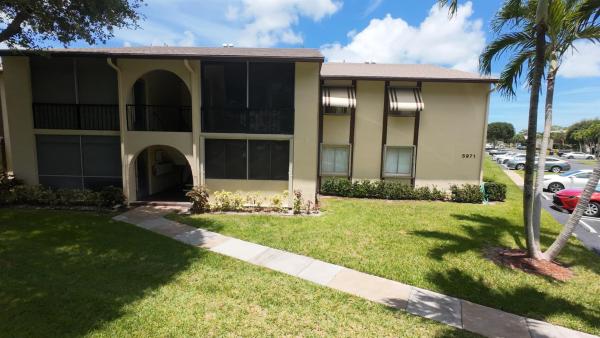 5971 La Pinata Blvd #D1, Greenacres, Florida 33463, image 1