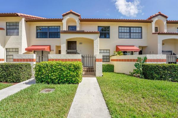 704 Freedom Ct, Deerfield Beach, Florida 33442, image 1