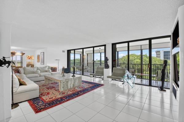 Laurel Oaks At Boca West Country Club, 20090 Boca West Dr #354, Boca Raton, Florida 33434, image 1