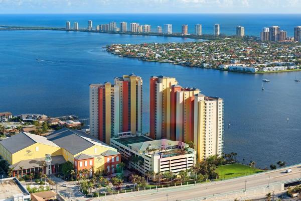 Marina Grande Club & Residences, 2650 Lake Shore Dr #1602, Riviera Beach, Florida 33404, image 1