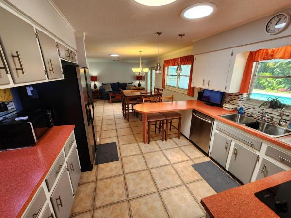 Woodland Terrace, 819 Mimosa Ct, Haverhill, Florida 33415, image 3