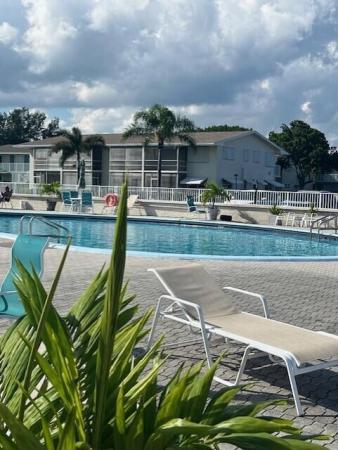 Sterling Village, 650 Horizon St #210, Boynton Beach, Florida 33435, image 1