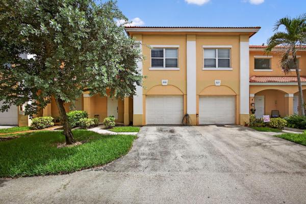 Estancia At Palm Springs, 513 Talia Cir, Palm Springs, Florida 33461, image 1