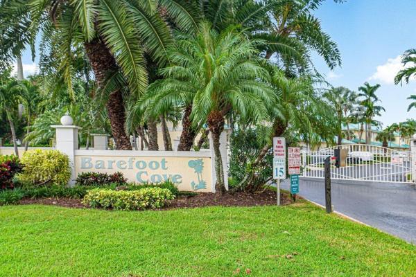 Barefoot Cove Townhomes, 160 Barefoot Cv, Hypoluxo, Florida 33462, image 1