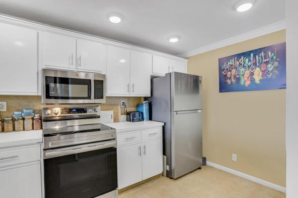 Boca Bayou, 9 Royal Palm Way #4040, Boca Raton, Florida 33432, image 2