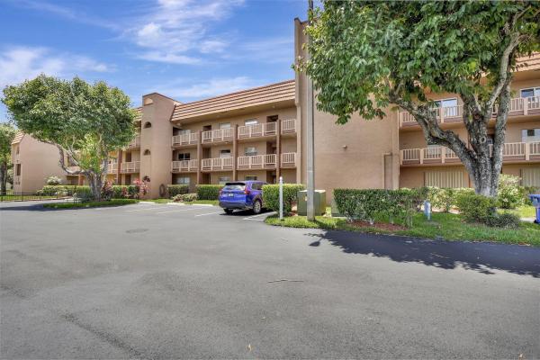 Sunrise Lakes 3, 9681 Sunrise Lakes Blvd #104, Sunrise, Florida 33322, image 1